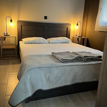 Joannas Airport Luxury Rooms Ártemida Kültér fotó