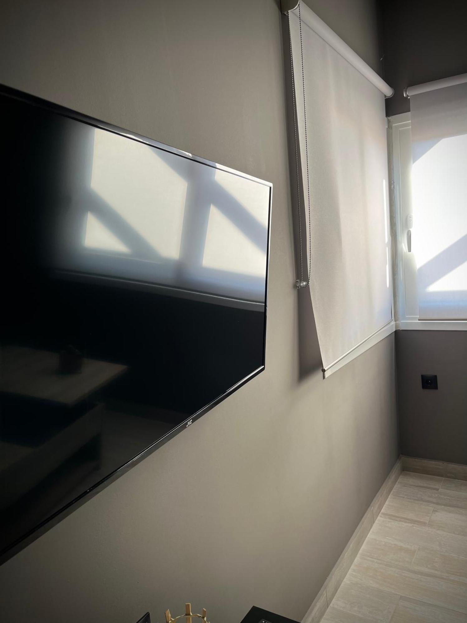 Joannas Airport Luxury Rooms Ártemida Kültér fotó
